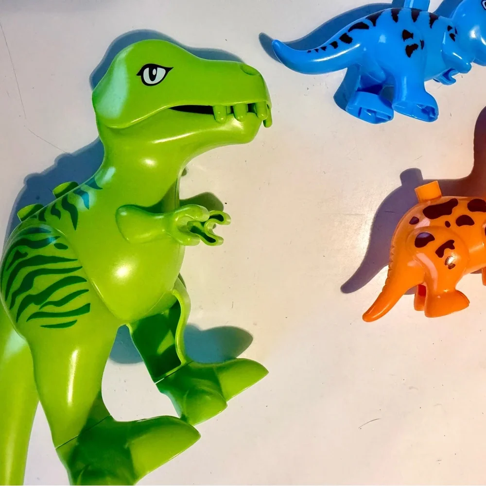 Lego Duplo Dinosaur Set - Picture 2 of 3